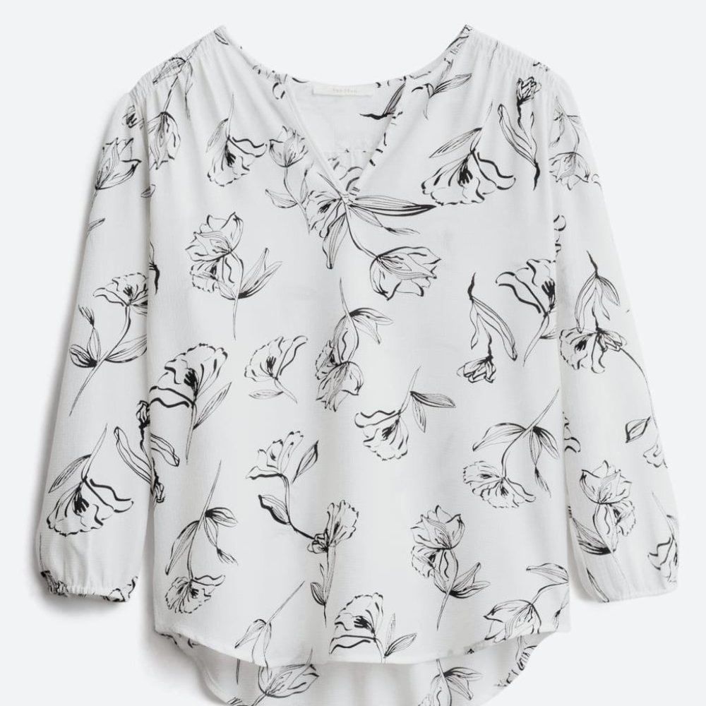 like NEW FUN2FUN Split Neck Floral Blouse